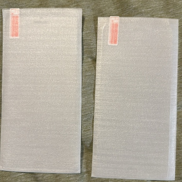 2 Tempered glass screen protectors - Picture 6 of 6